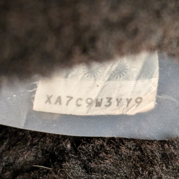 Ugg Women's Mini Fluff Shearling Belted Booties Burgundy Black Trim - Picture 12 of 16